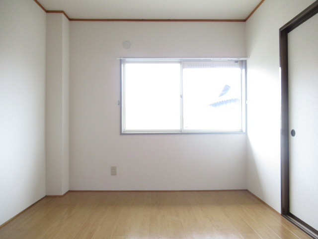 三木市別所町小林のアパートの子供部屋