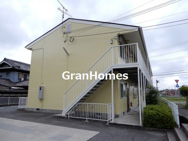 ロイヤル小林の外観