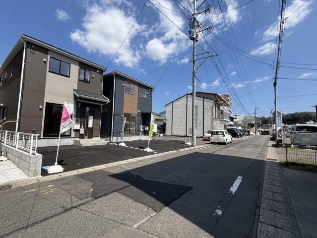 【前面道路含む現地写真】