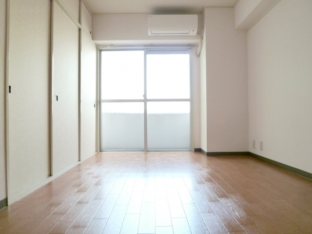 沢村マンションの居間・リビング