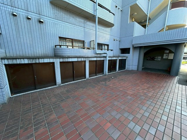 東海市富木島町伏見２丁目の賃貸マンションのロビー