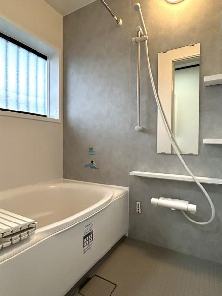 西条市中野734-2　中古の浴室