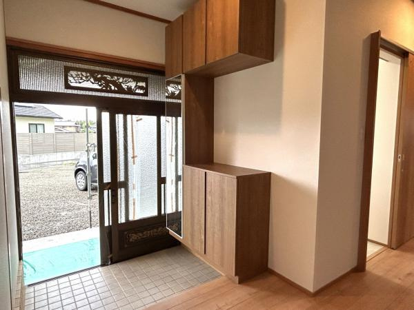 西条市中野734-2　中古の玄関