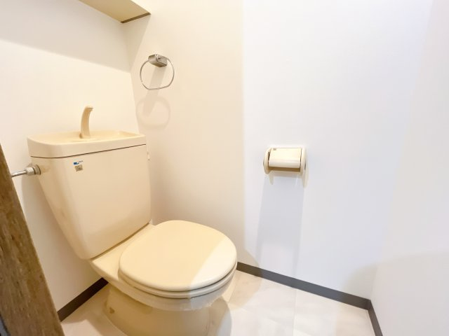 グレイスK.O.M　Iのトイレ|別部屋反転間取りのお写真となります。