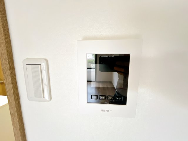 グレイスK.O.M　Iのセキュリティ|別部屋反転間取りのお写真となります。