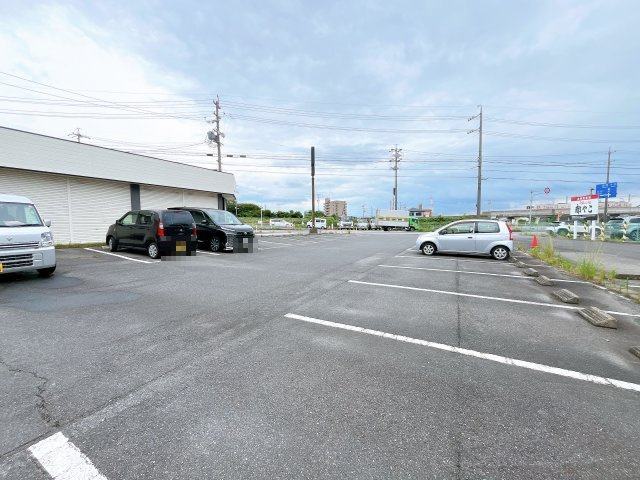 グレイスK.O.M　Iの駐車場