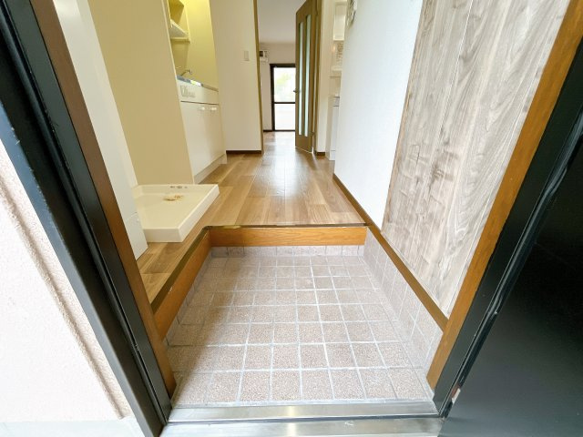 グレイスK.O.M　Iの玄関|別部屋反転間取りのお写真となります。