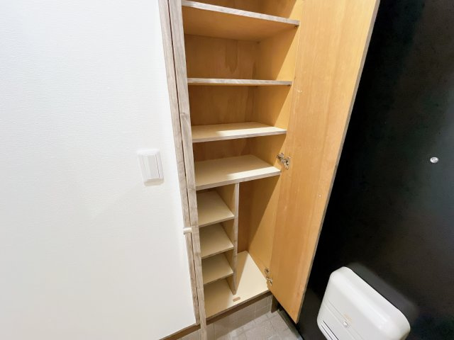 グレイスK.O.M　Iの収納|別部屋反転間取りのお写真となります。