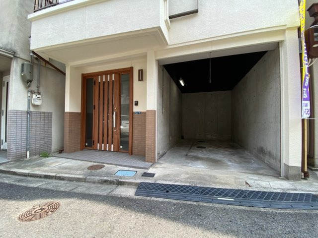 サン・タウン深野北１丁目の駐車場|■車通りの少ない道で駐車も安全です♪♪