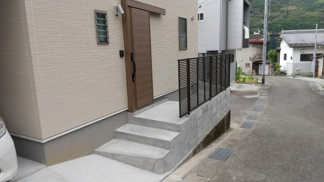 高知市神田のエントランス