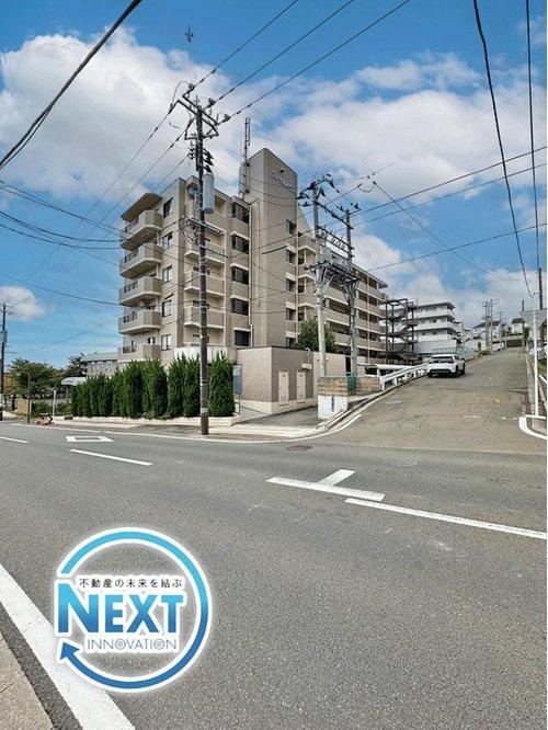 ニューヒルハウス中山の外観|家中を陽光が包み込む！陽当たりや通風を同時に叶え、住空間を快適に整える◎