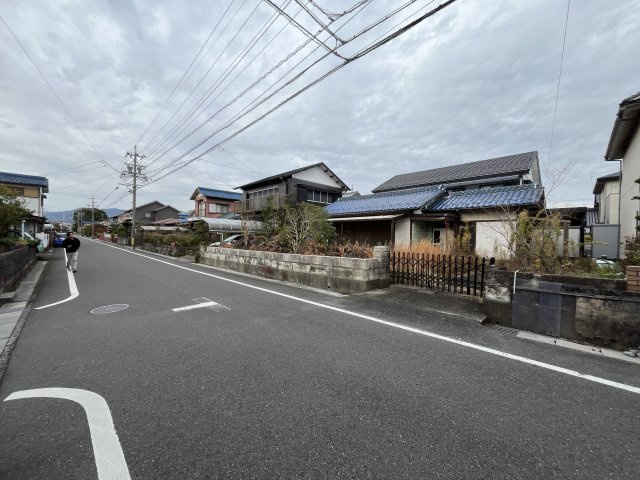 土地　稲葉西1丁目の前面道路含む現地写真