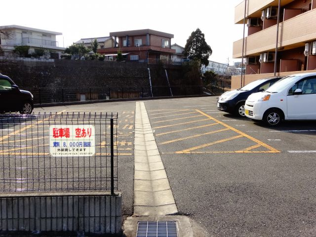 アドラシオン河内長野の駐車場