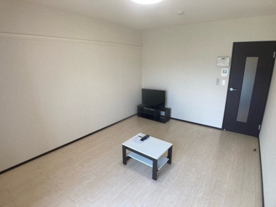 【居間・リビング】 | レオネクスト長行 | 設備・使用は号室により異なる為、現況を優先致します。