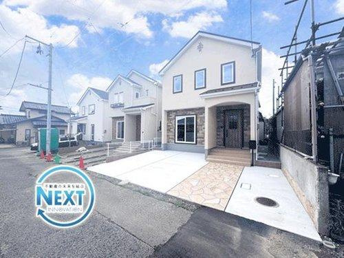 【即日案内可能】仙台市太白区鈎取4丁目　全3棟の外観|閑静な街並みに佇む本邸宅は、広い駐車スペースを備えたマイカー生活も快適な戸建◎