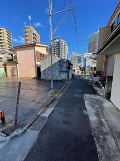 【前面道路含む現地写真】