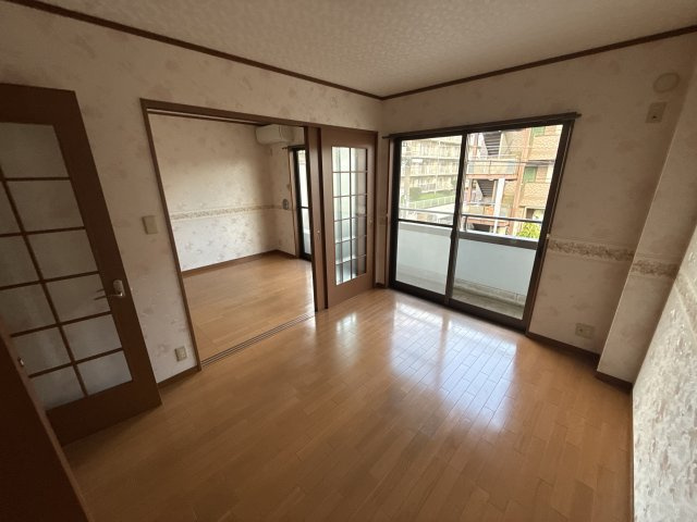 千葉市花見川区幕張本郷７丁目の賃貸マンションの居間・リビング