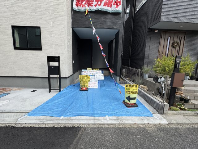 流山市流山５丁目新築戸建【流山小学校：3分】の駐車場|2号棟駐車スペース・愛車に優しいビルトインガレージ