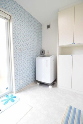 【脱衣所】 | つくば市上郷 | ランドリースペースを兼ねた広くゆとりのある脱衣室　収納もたっぷりあります