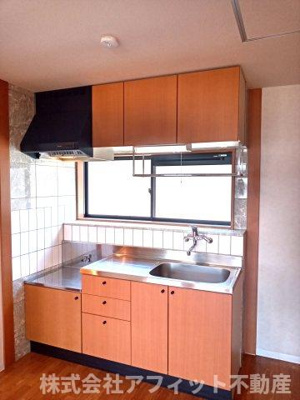 【キッチン】 | サンハイツ山ノ手 | 吊戸棚付き