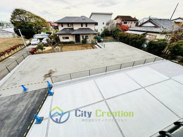 平塚市下島　敷地広々大型リノベーション住宅の駐車場