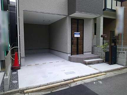 広島市佐伯区藤垂園　新築一戸建て(全3棟)の駐車場