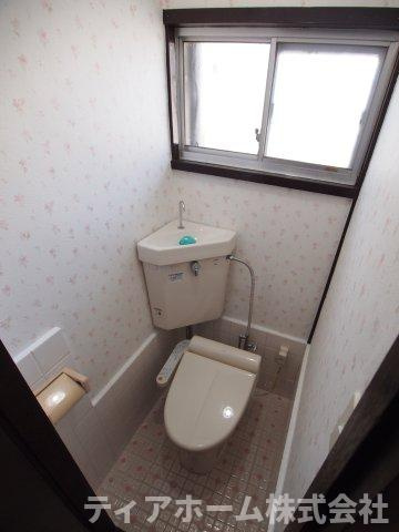 中曽司町テラスハウスのトイレ