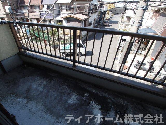 中曽司町テラスハウスのバルコニー