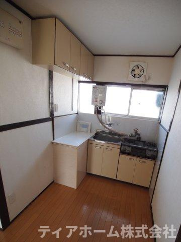 中曽司町テラスハウスのキッチン