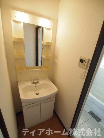 中曽司町テラスハウスの洗面所