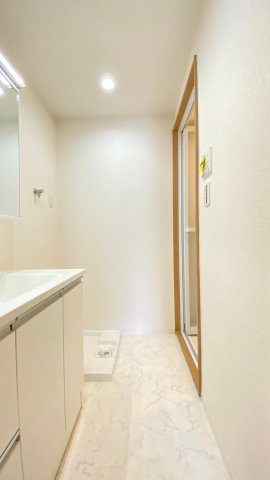 グランドヒル西宮高座台マンションＢ棟の脱衣所|洗面室