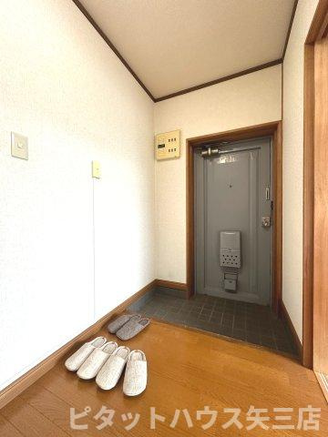 天神マンションⅠの玄関|ゆったりとした玄関です