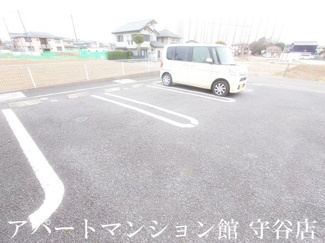 【駐車場】