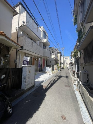 【前面道路含む現地写真】 | 神戸市灘区上野通２丁目　中古戸建て