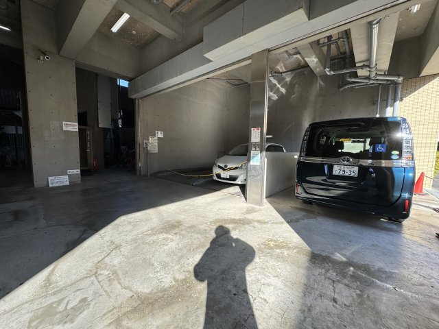 ダイアパレスグランデージ東向島の駐車場