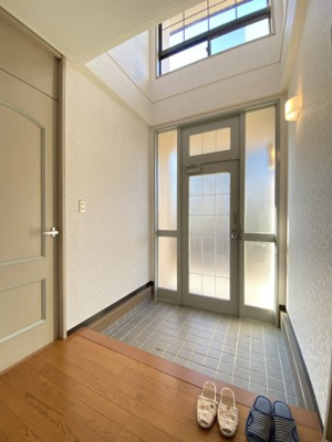 【玄関】 | 加須市騎西　中古住宅   | 現地(2024年12月撮影)