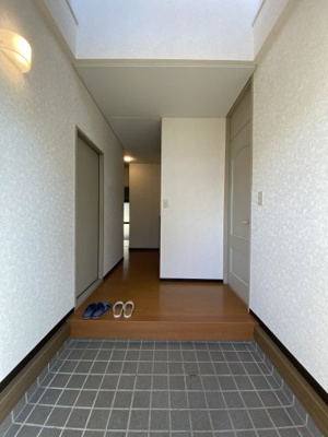 【玄関】 | 加須市騎西　中古住宅   | 現地(2024年12月撮影)