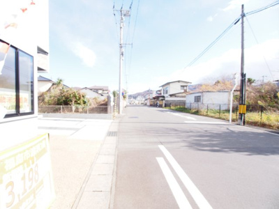 【前面道路含む現地写真】 | Ricca　渡利３期　２号棟