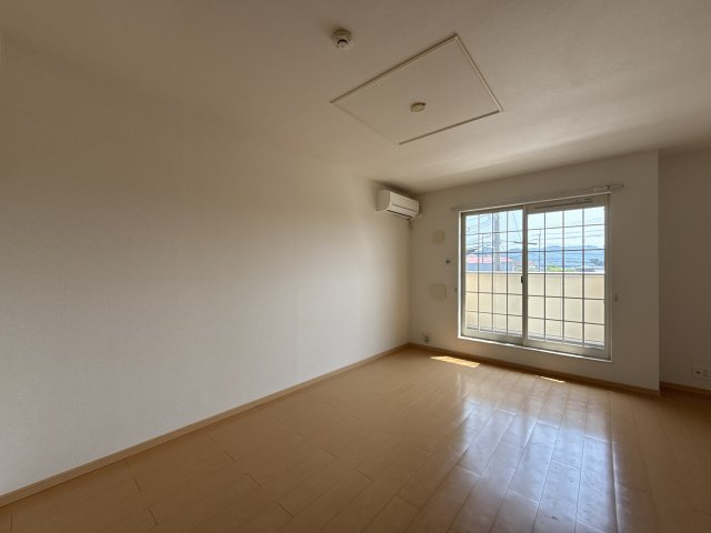 サン・フィオーレ大島Ⅱの居間・リビング