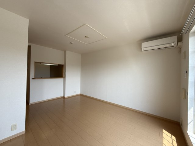 サン・フィオーレ大島Ⅱの居間・リビング