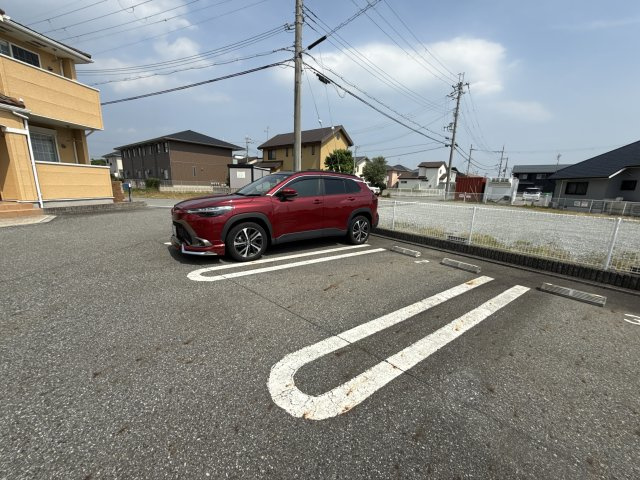 サン・フィオーレ大島Ⅱの駐車場