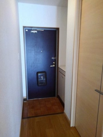 ドミール加佐の玄関