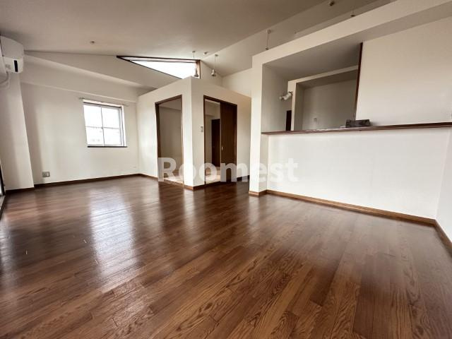 サンコミュニティの居間・リビング|こちらのリビングで趣味の時間をお楽しみください