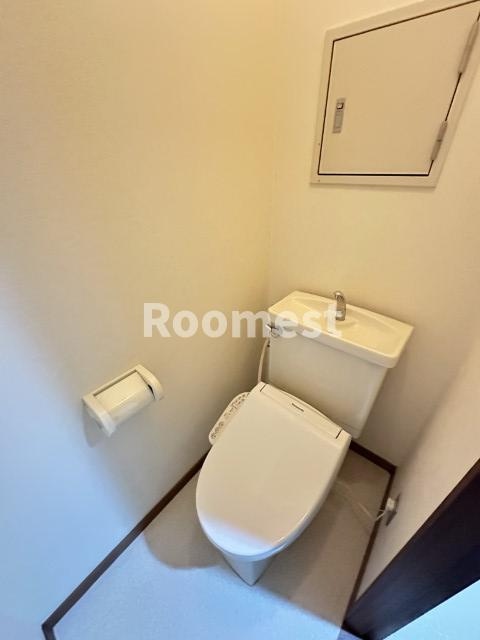 サンコミュニティのトイレ|落ち着いた色調のトイレです