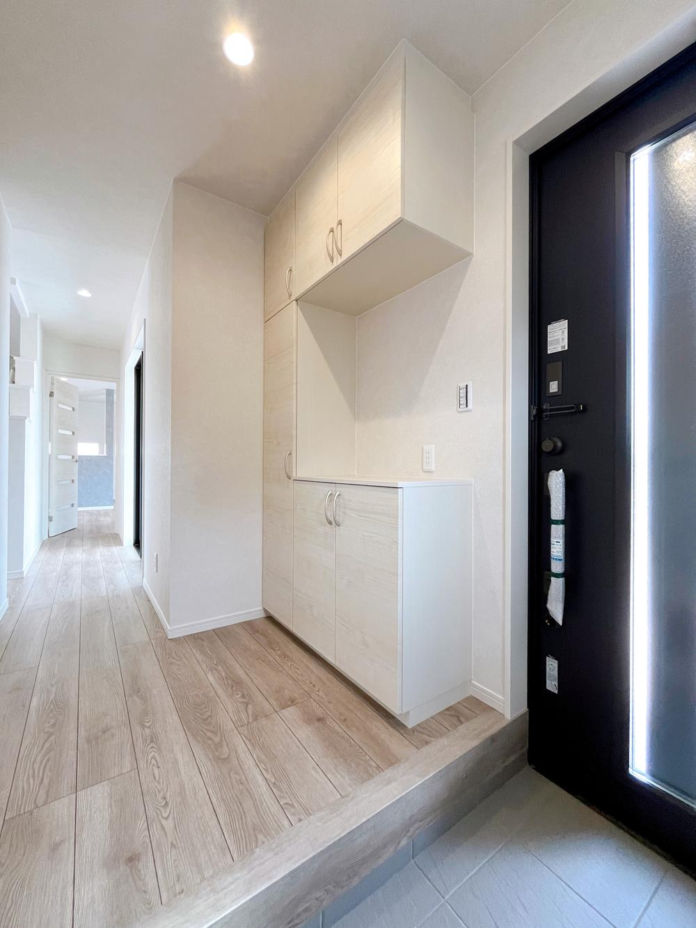 古河市茶屋新田　新築戸建16の玄関