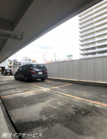 【駐車場】 | メゾン新大阪 | 駐車場