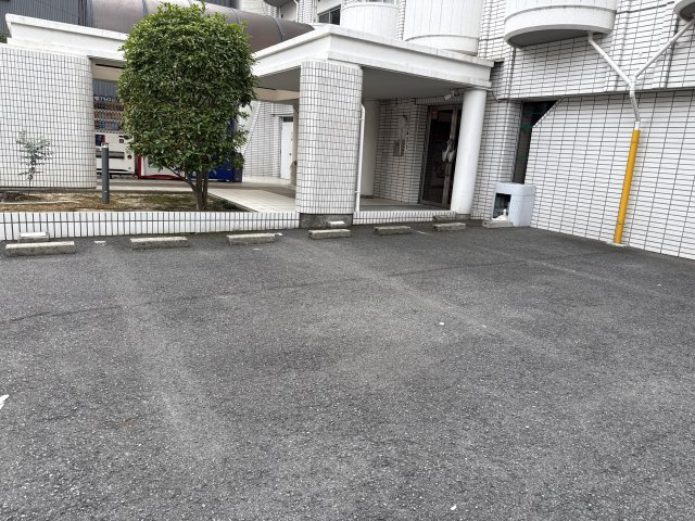 カルム白鷺の駐車場