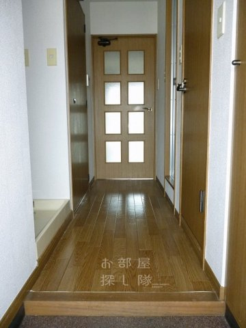 アーバンクルーザー六ツ門の玄関