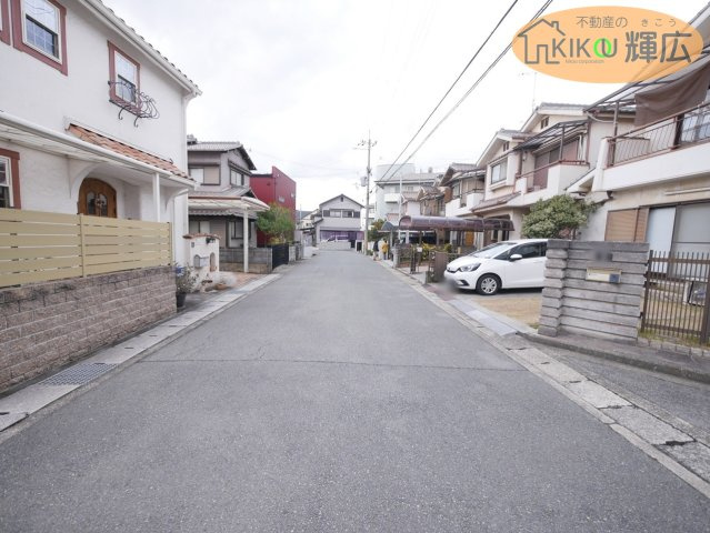 加古川市野口町坂井　中古戸建の前面道路含む現地写真