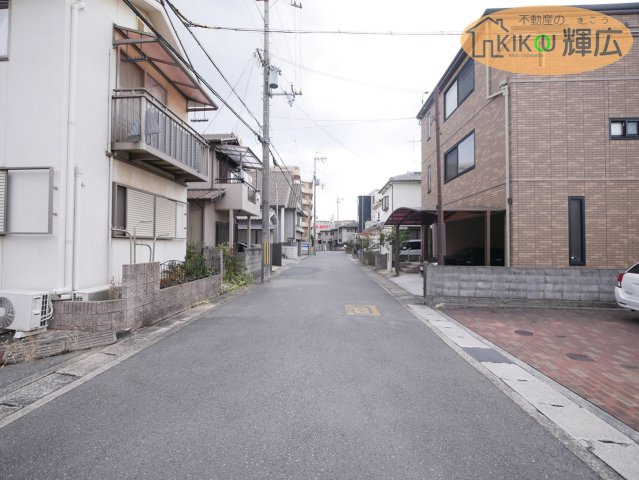 加古川市野口町坂井　中古戸建の前面道路含む現地写真